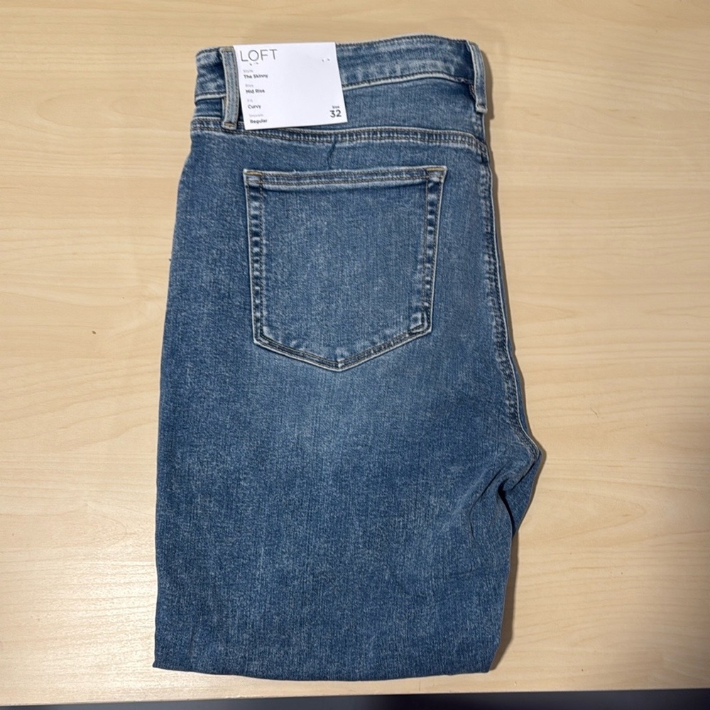 NWT LOFT The Skinny Mid Rise Curvy Fit Raw Hem Size 32/14